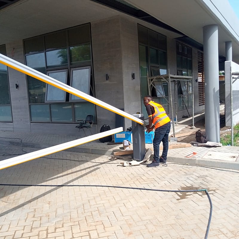 Installation of automatic booom barrier 