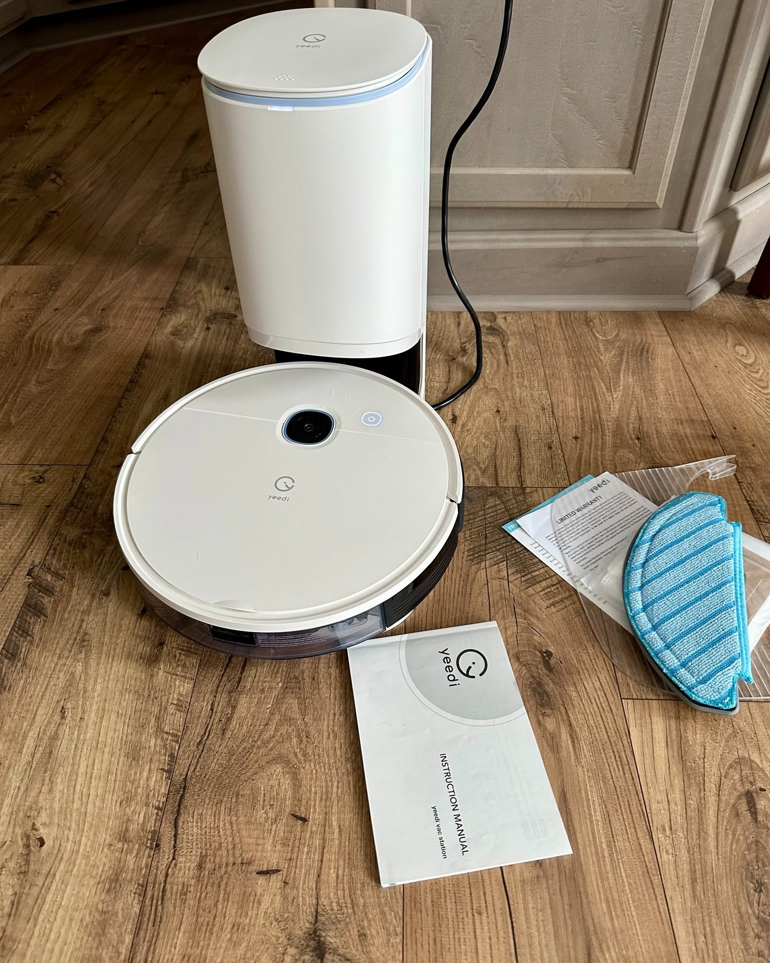 Yeedi Robotic Vacuum $45 - tested and charged