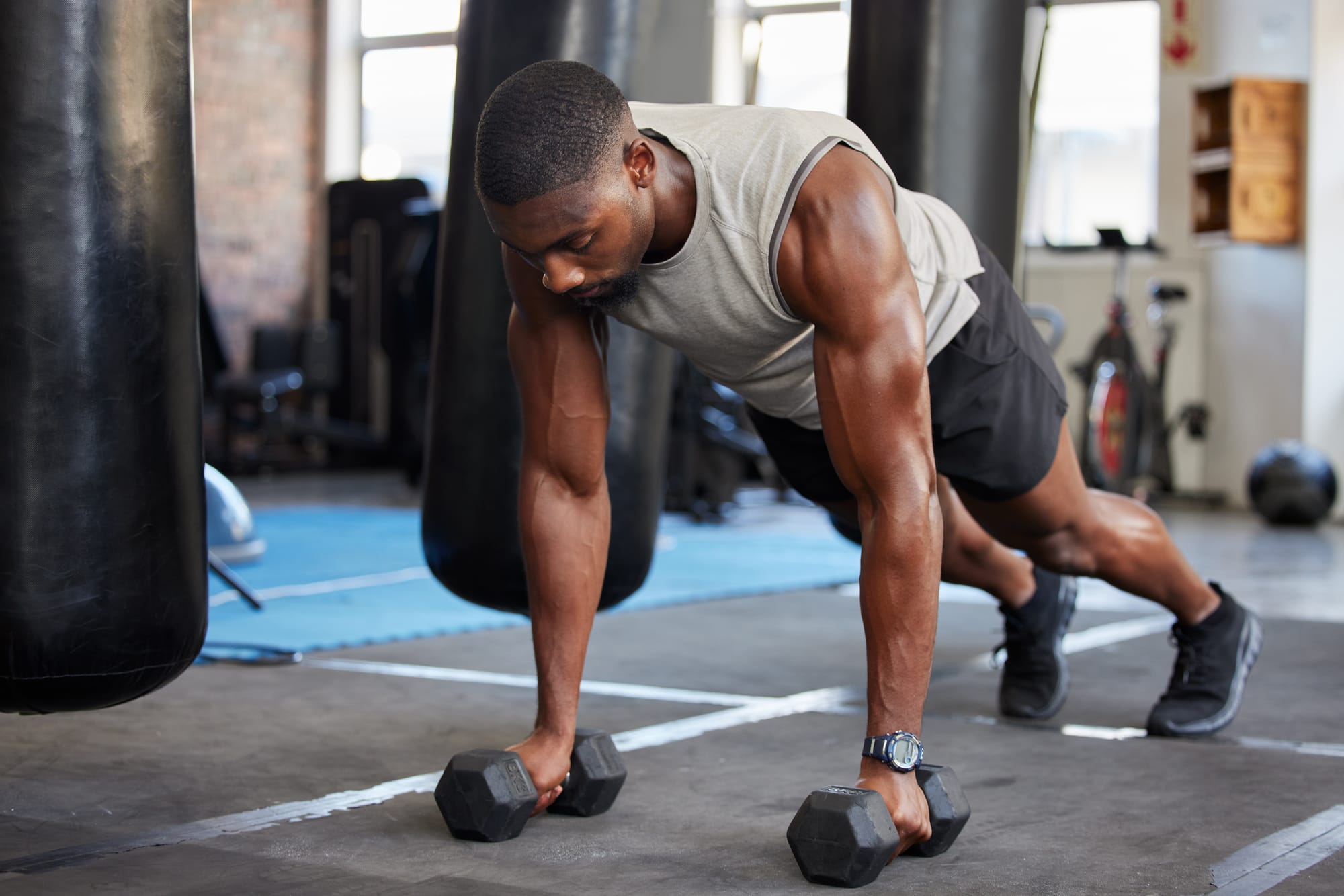 Esercizi a Corpo Libero: La Guida Completa per Allenarsi Senza Attrezzi