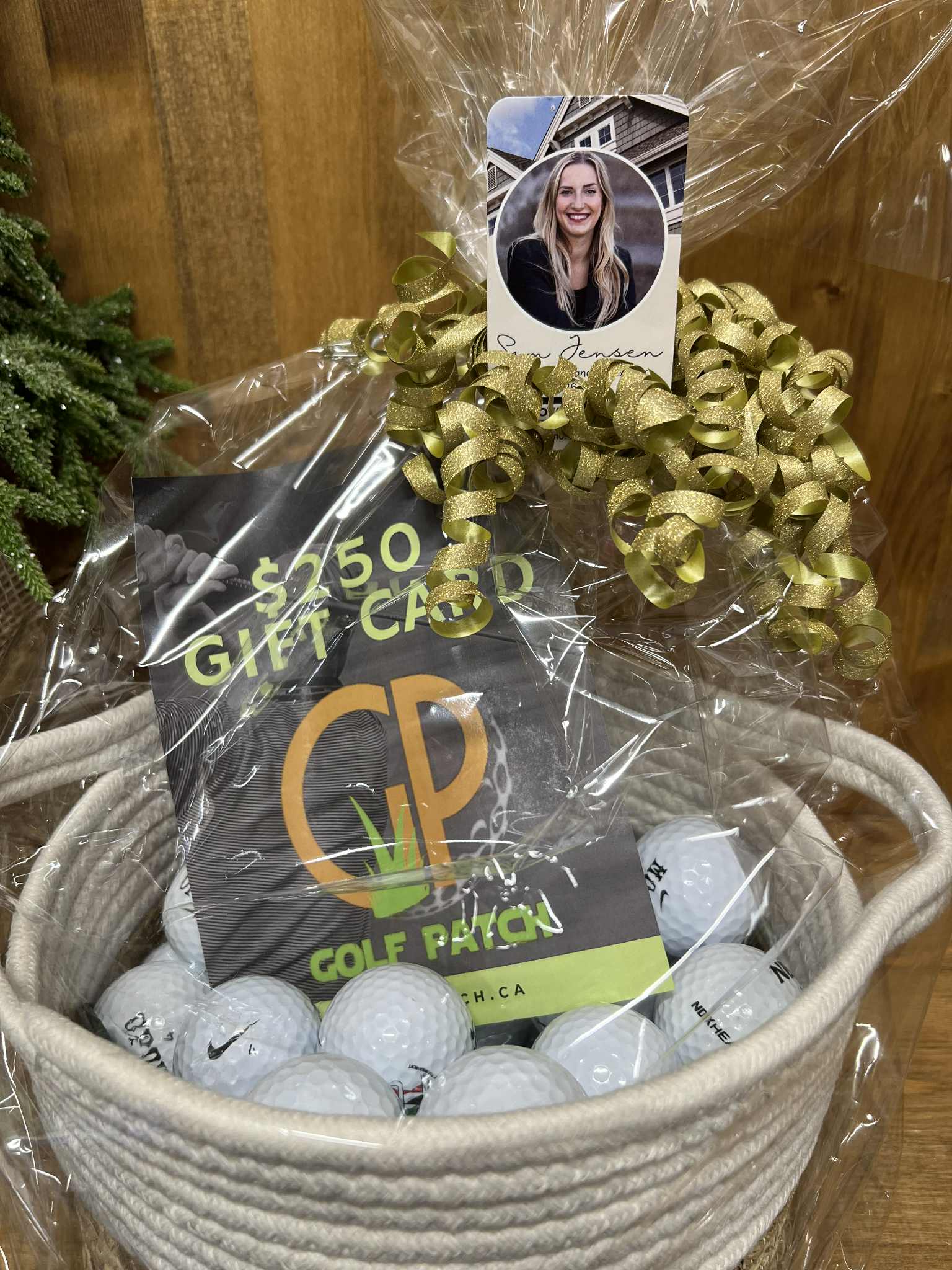 Golf Patch green with this gift card and a set of golf balls