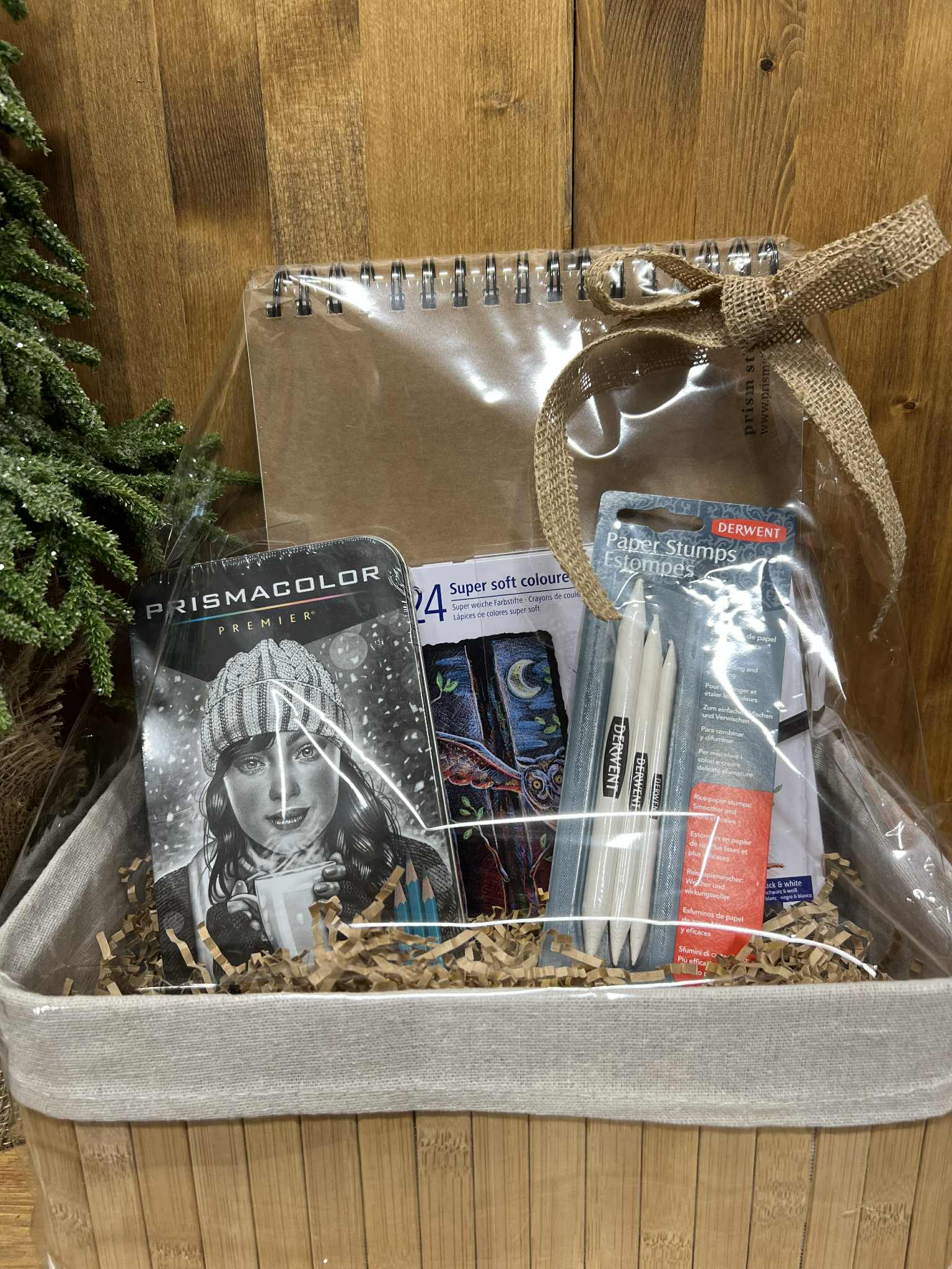 Get creative with this drawing sketch pad set