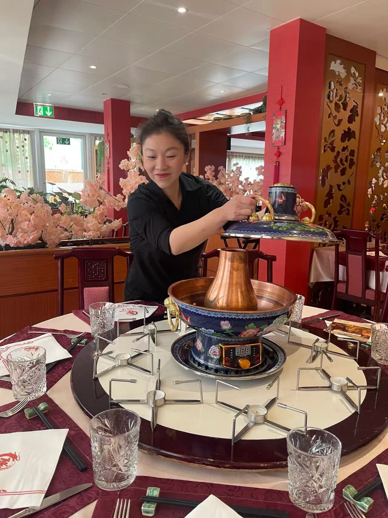 Hotpot: Warmth, family and a taste of home - with Wen Lou China City Wettingen