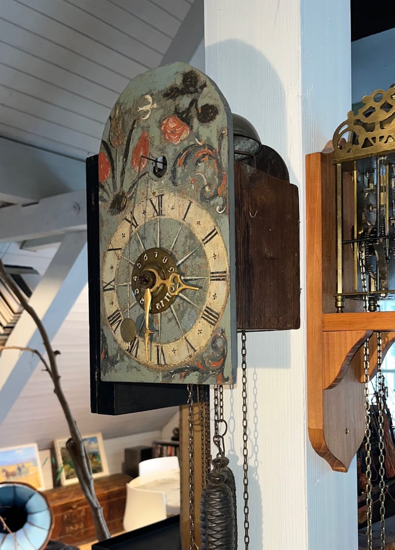 (158S) ALTE SCHILDERUHR MIT KUHSCHWANZPENDEL