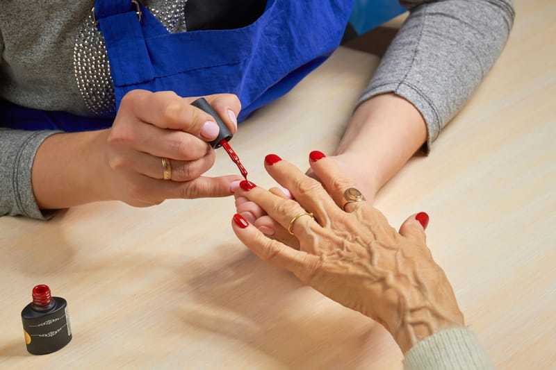 NAIL AND BEAUTY HOME VISITS