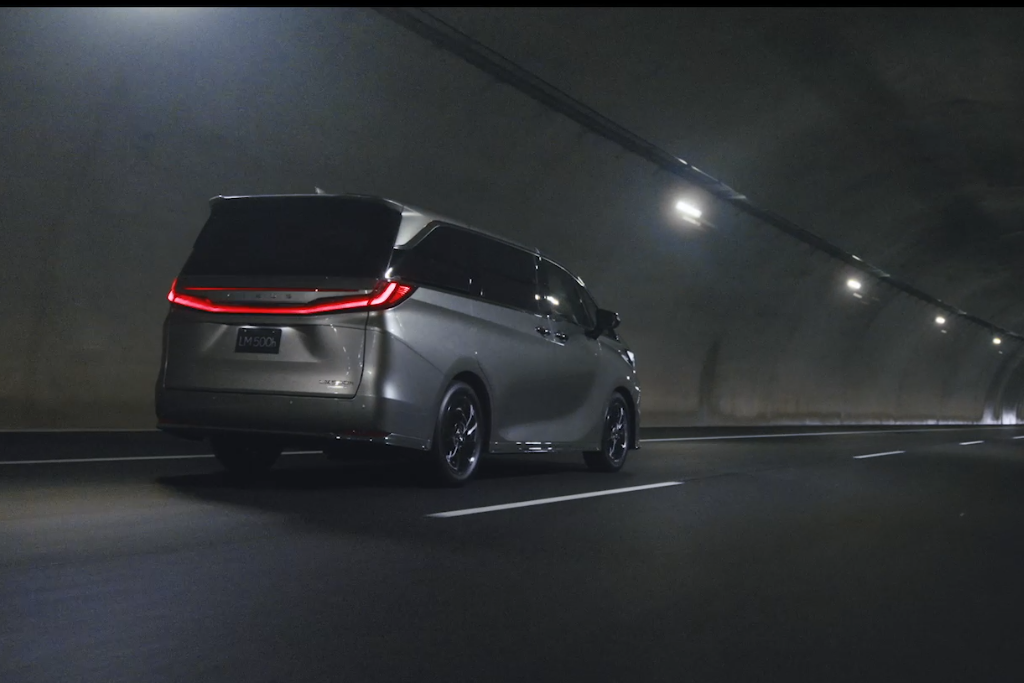 LEXUS