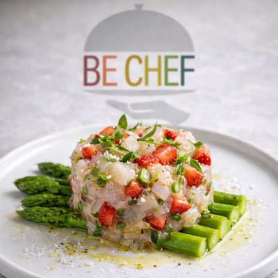 טרטר דג ים עם אספרגוס ותותים