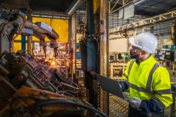 OPERATORE PER LA MANUTENZIONE DI IMPIANTI ELETTRICI (figura professionale riconosciuta dalla Regione Puglia)