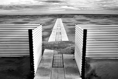 OLTREMURO - People are strange