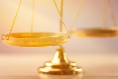 "אין מזהירין מן הדין": מגבלות הסמכות האנושית - זבחים קו, ב