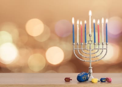 אין להמעיט בערך של מעט אור - עבודה זרה ח, א