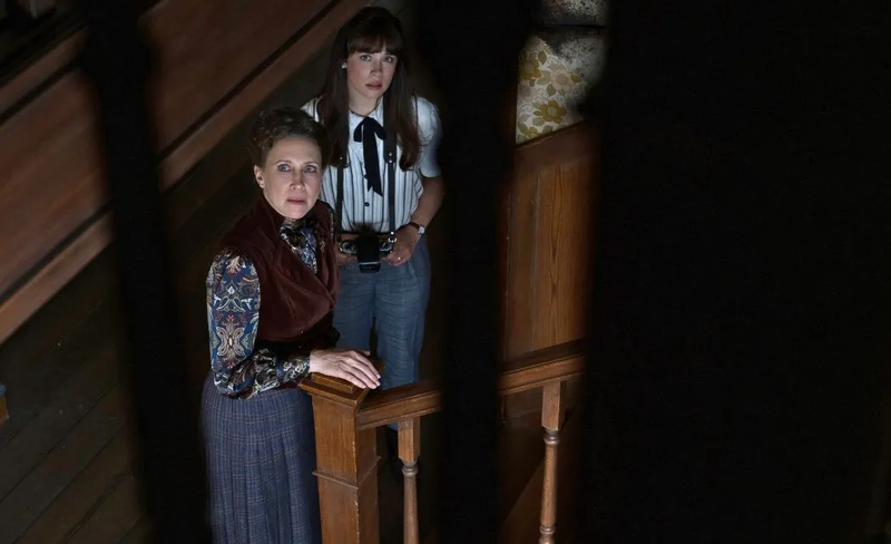 “INVOCAÇÃO DO MAL 4: O ÚLTIMO RITUAL” marca a despedida do casal Warren dos cinemas, mas, não necessariamente o fim da franquia