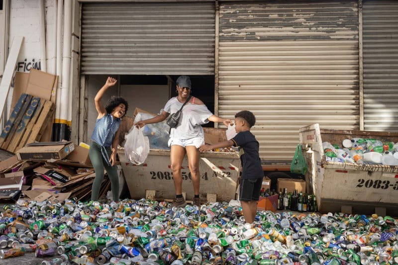 “A MELHOR MÃE DE MUNDO” merece um mundo melhor para ela