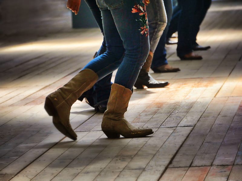 LINE DANCING