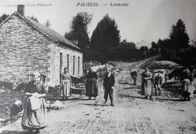 Lavoir à Paliseul - Rue de la Chavée