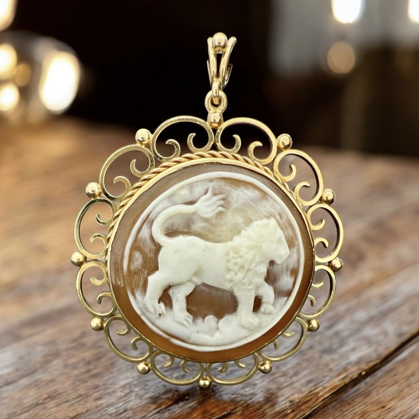 Cameo Lion Pendany