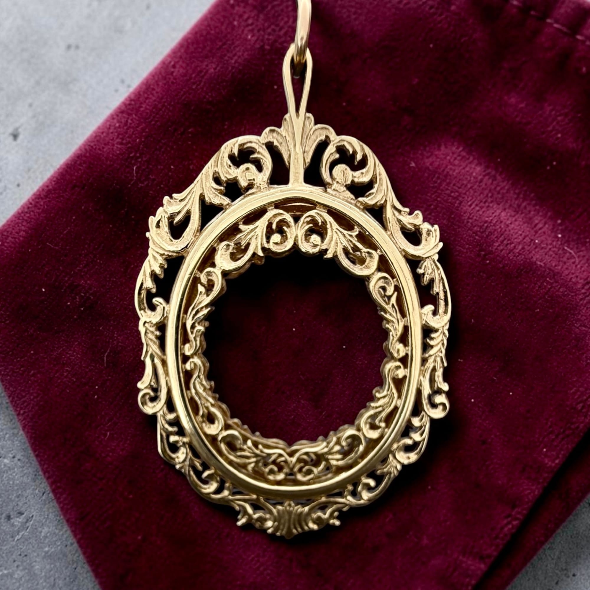 Full Sovereign Coin Mount Pendant