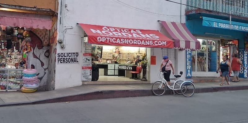 Visitanos en Zacatepec frente al Parque