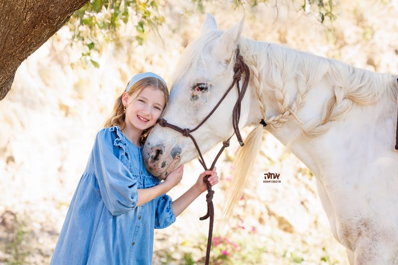 חלאקה, בת מצווה ומשפחה