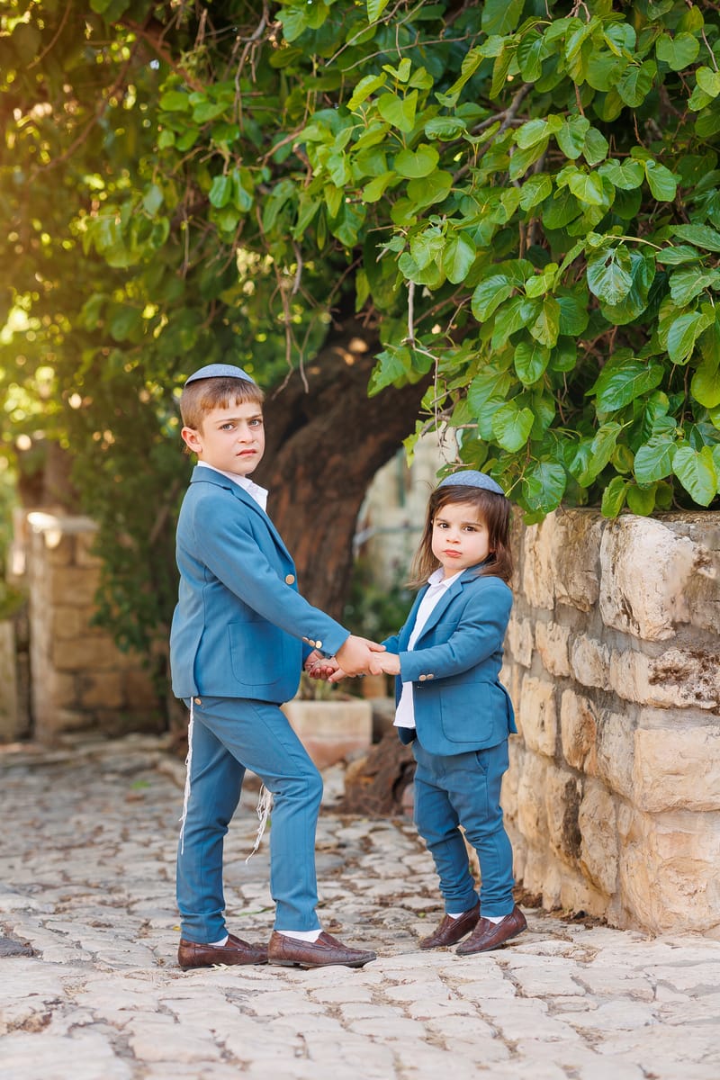 חלאקה, בת מצווה ומשפחה