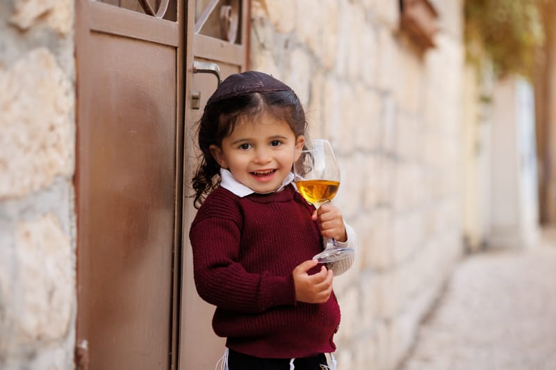 חלאקה, בת מצווה ומשפחה