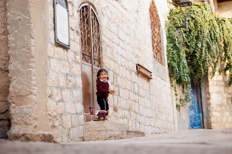 חלאקה, בת מצווה ומשפחה
