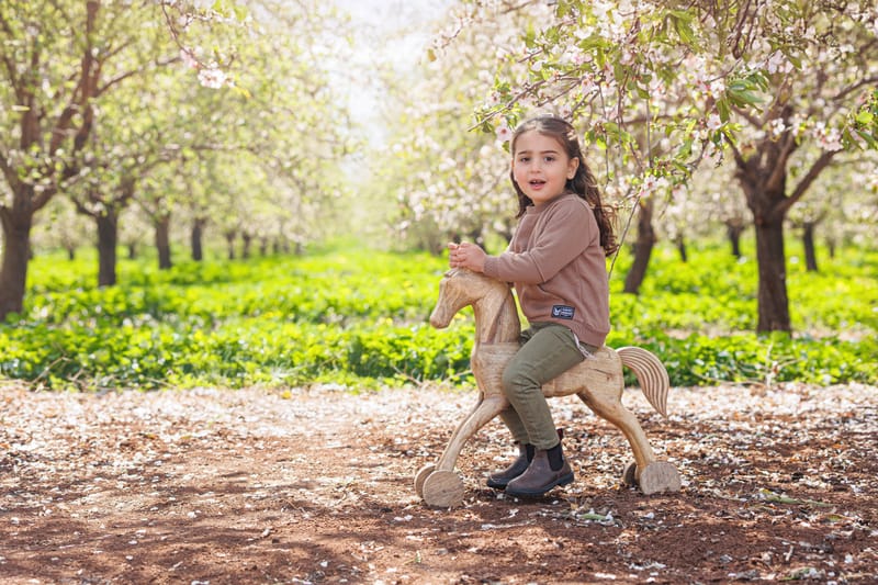 חלאקה, בת מצווה ומשפחה