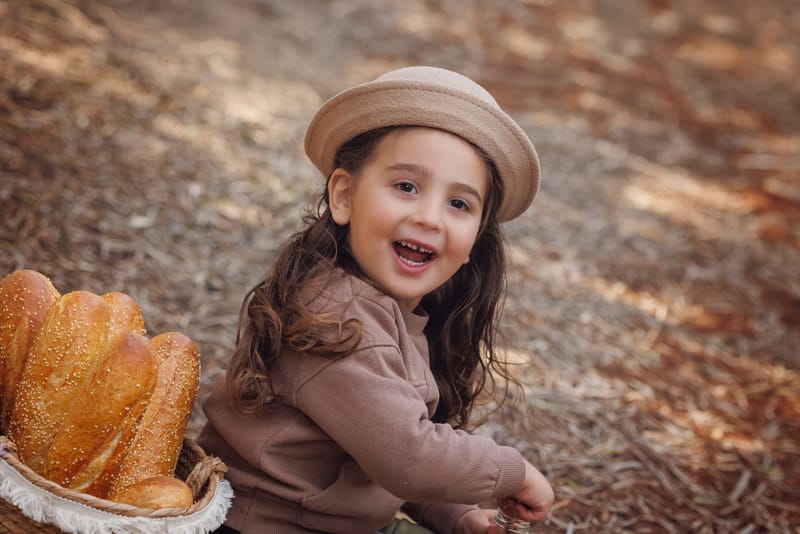 חלאקה, בת מצווה ומשפחה
