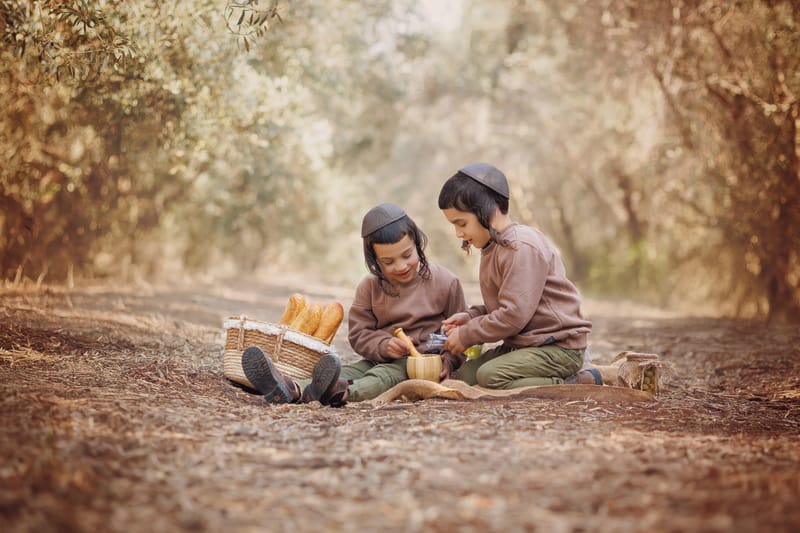 חלאקה, בת מצווה ומשפחה