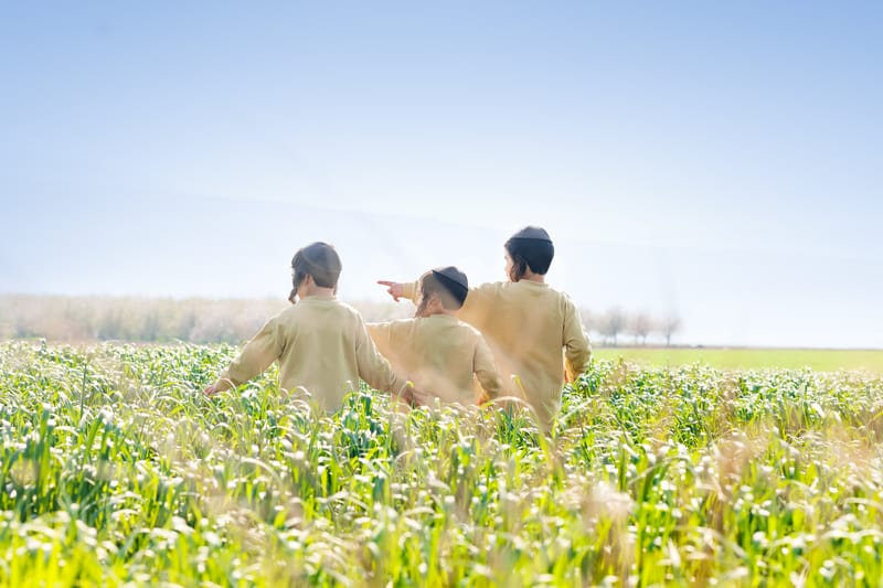 חלאקה, בת מצווה ומשפחה