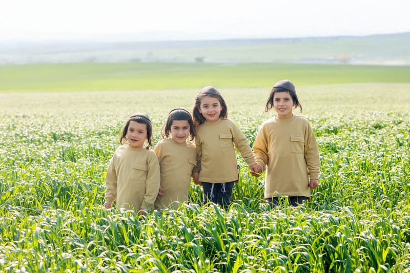 חלאקה, בת מצווה ומשפחה