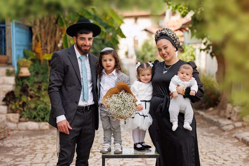 חלאקה, בת מצווה ומשפחה