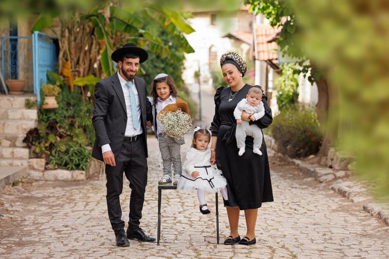 חלאקה, בת מצווה ומשפחה