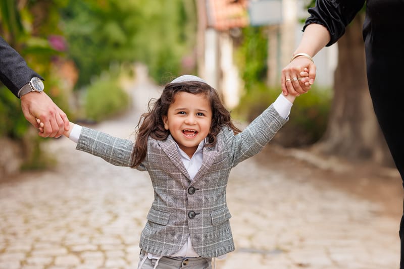 חלאקה, בת מצווה ומשפחה