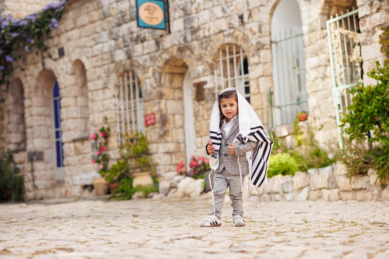 חלאקה, בת מצווה ומשפחה