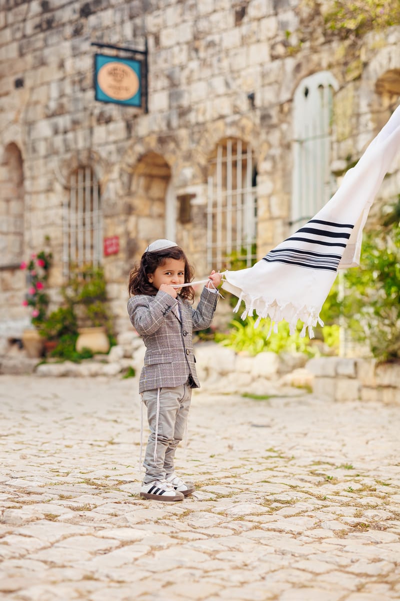 חלאקה, בת מצווה ומשפחה