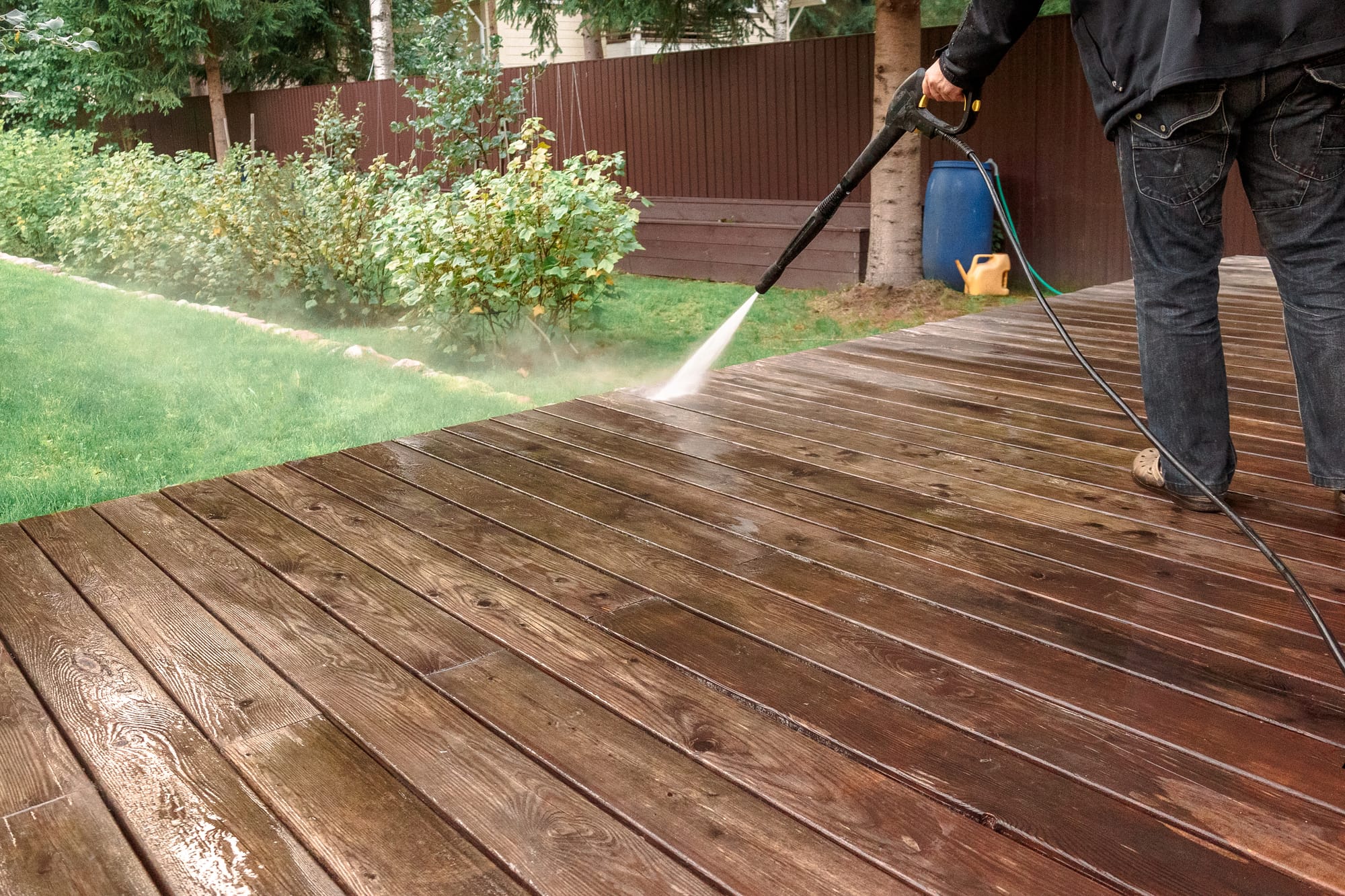 PRESSURE WASH