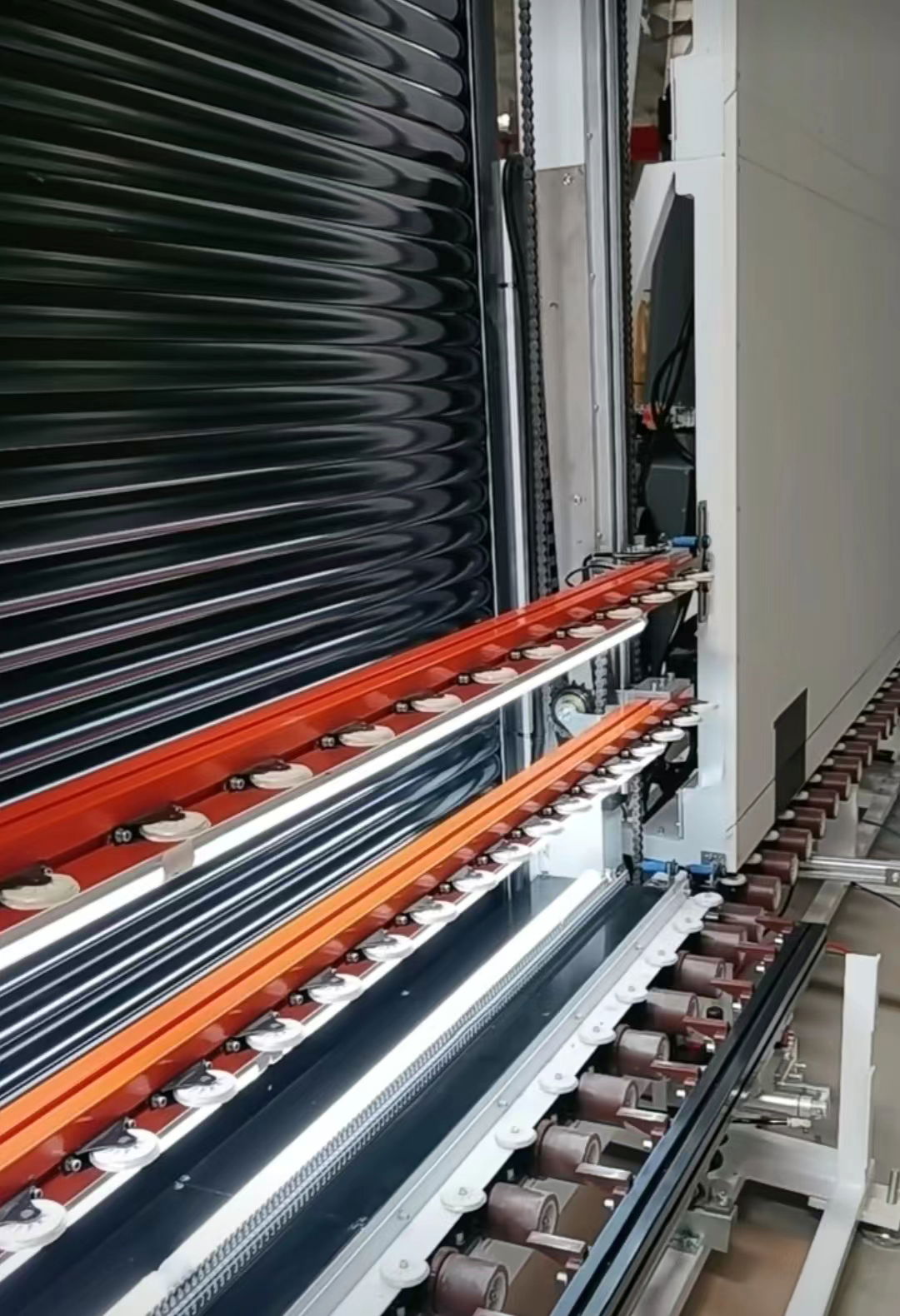 Figure 1 The adjustable light brightness function of the aluminum frame installation section 1