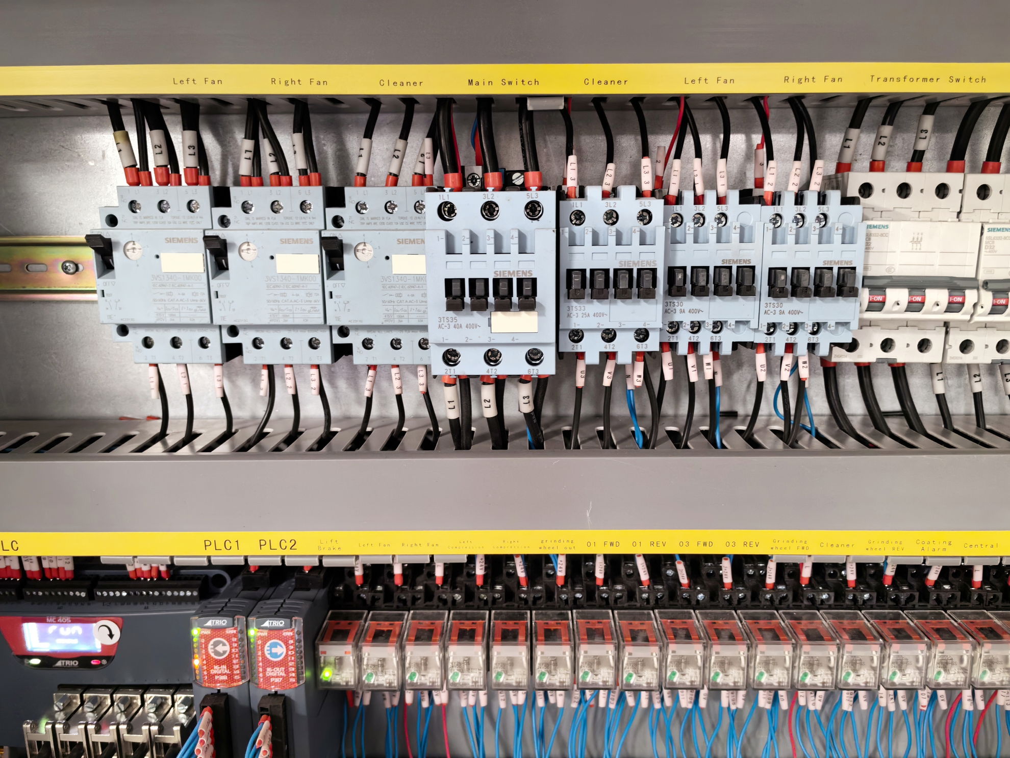 Figure 3 The electrical components in the distribution case are clearly marked