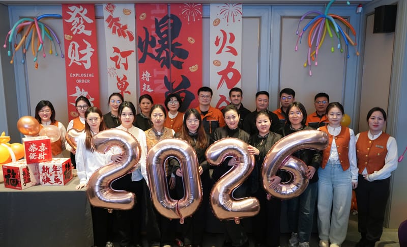 EASTGLAZ International Trade & Overseas Service Team (LIJIANG Glass) Holds 2025 Annual Review & 2026 Kick-off Meeting