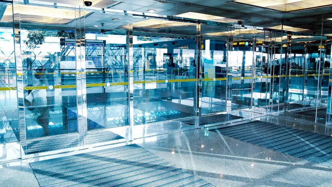 Figure 1 Glass door in Munich Airport