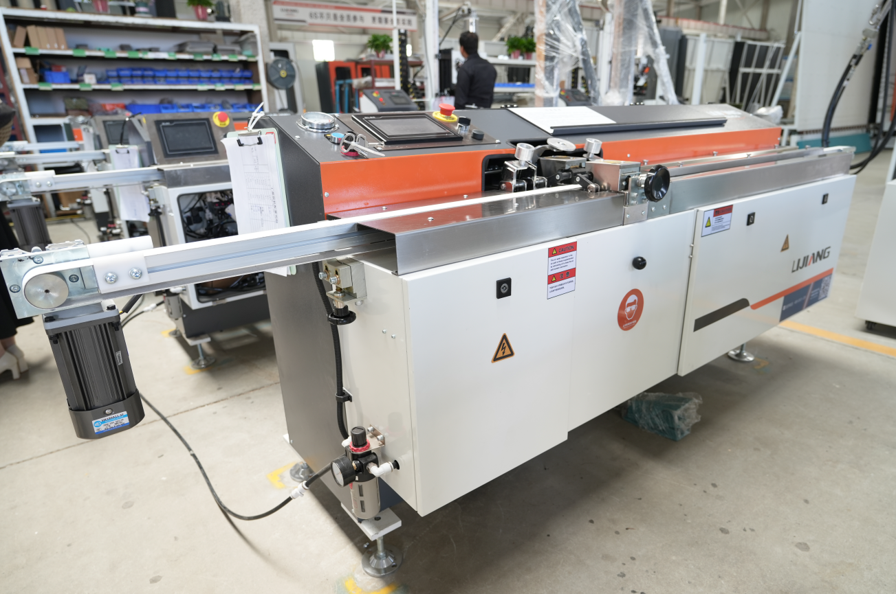 alt="Insulating glass butyl extruder coating machine for IG production line"