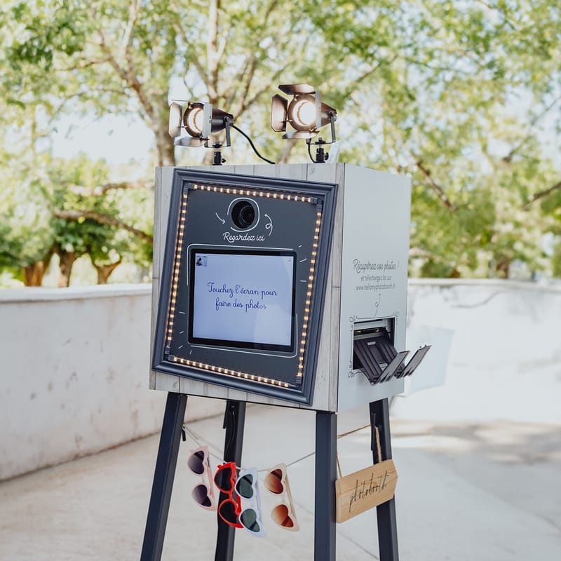LOCATION PHOTOBOOTH À VILLEFRANCHE-SUR-SAÔNE – PRIVATISATION ÉVÉNEMENT