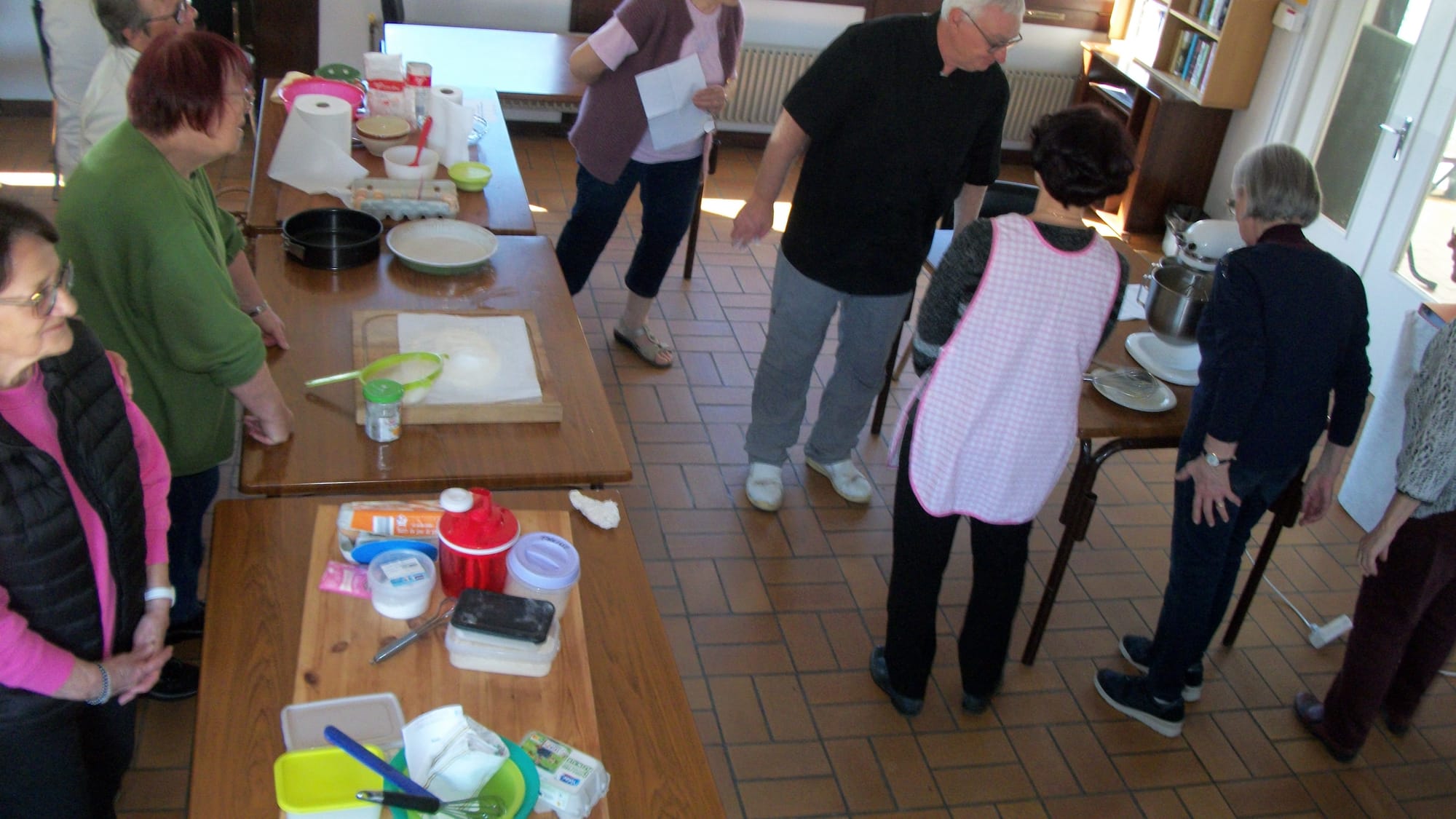 Le 8-mars 2024 nous étions nombreux pour réaliser et déguster la génoise et les biscuits. MIAM