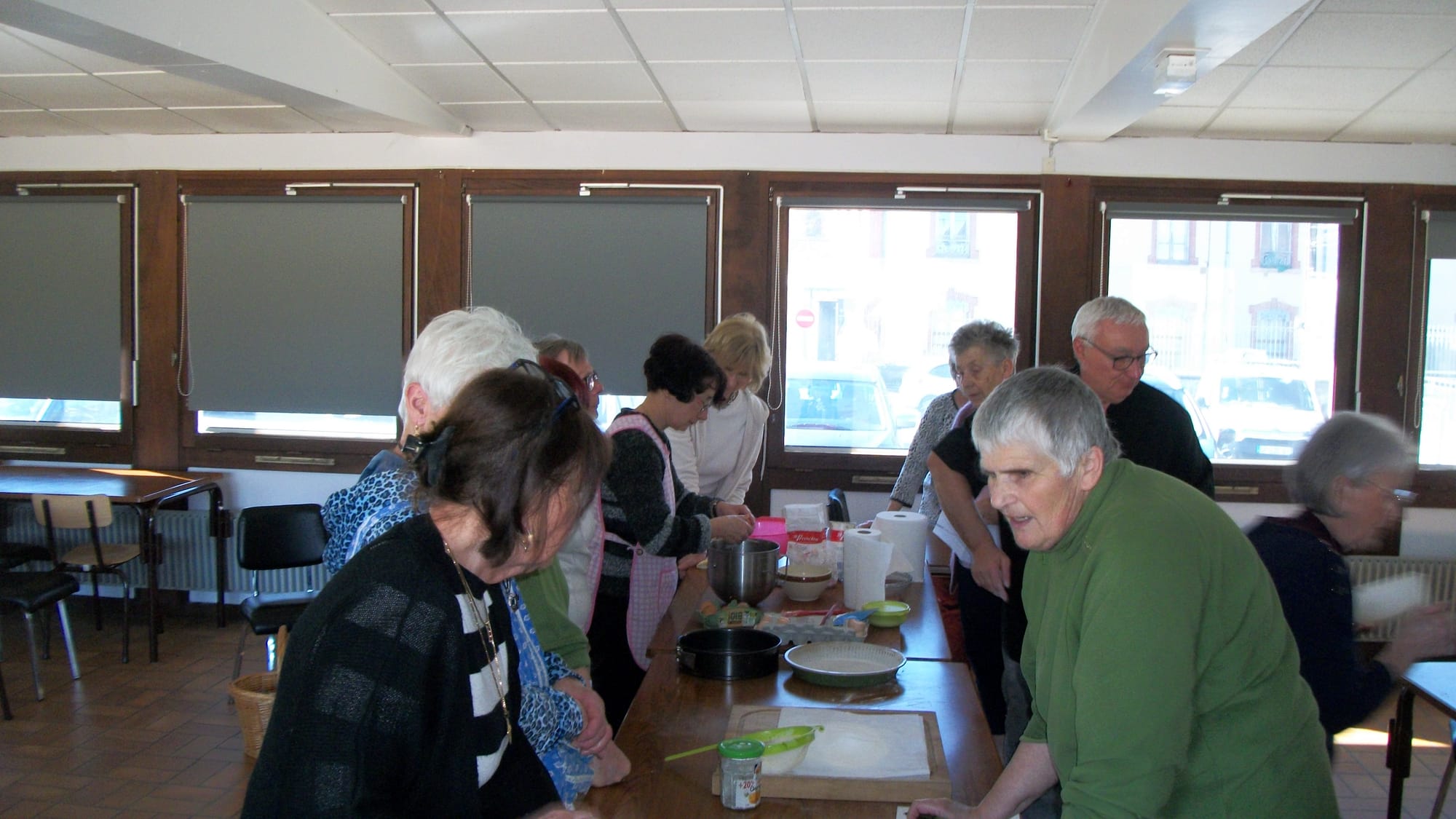 Le 8-mars 2024 nous étions nombreux pour réaliser et déguster la génoise et les biscuits. MIAM