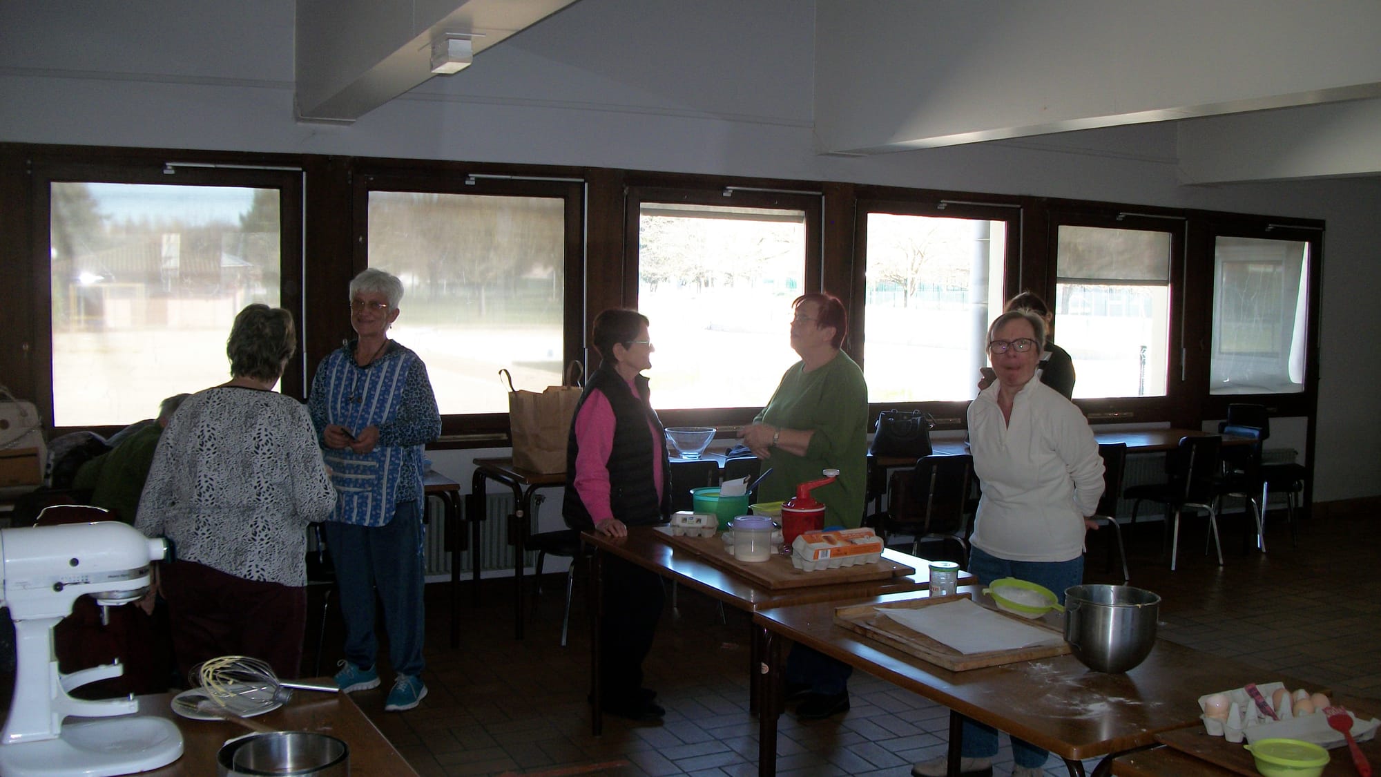 Le 8-mars 2024 nous étions nombreux pour réaliser et déguster la génoise et les biscuits. MIAM