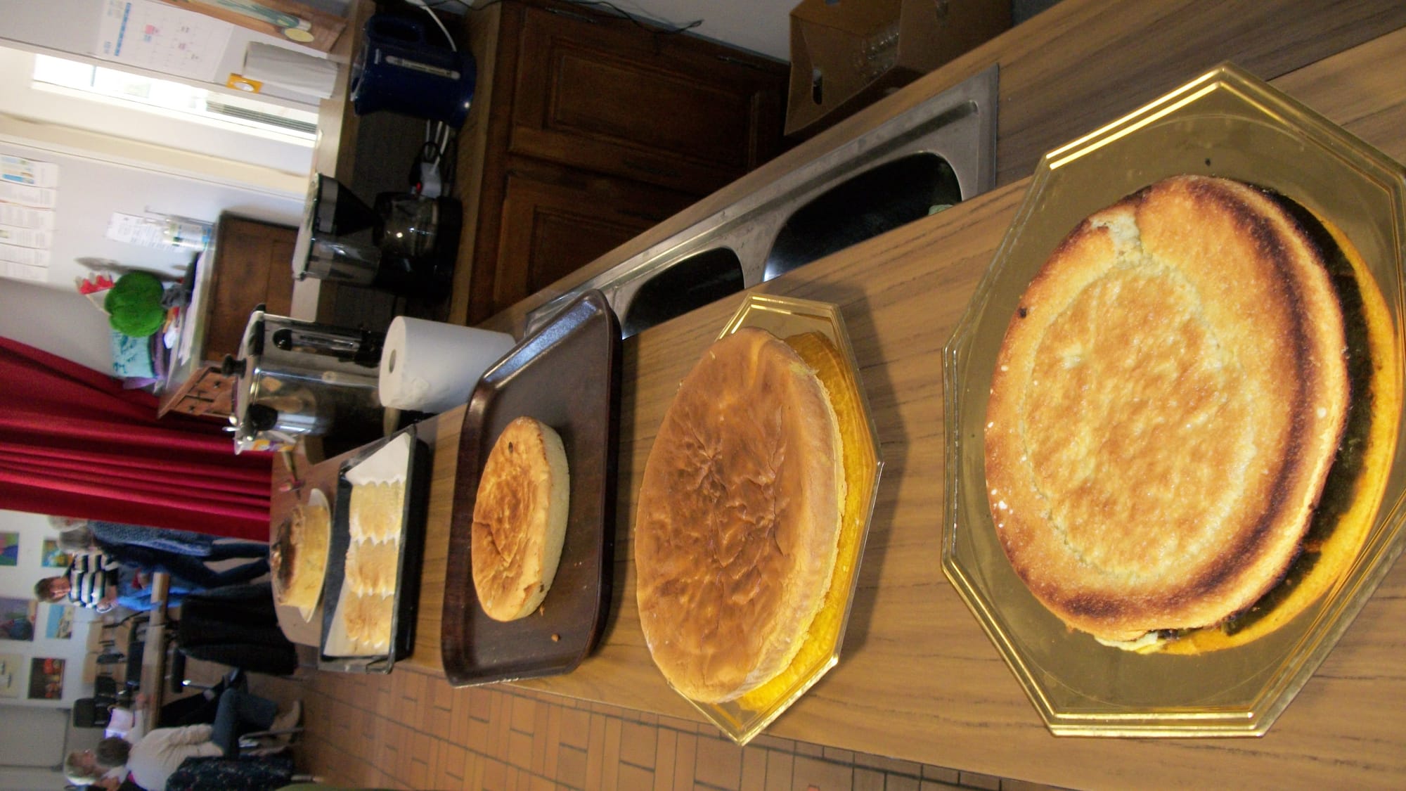 Le 8-mars 2024 nous étions nombreux pour réaliser et déguster la génoise et les biscuits. MIAM