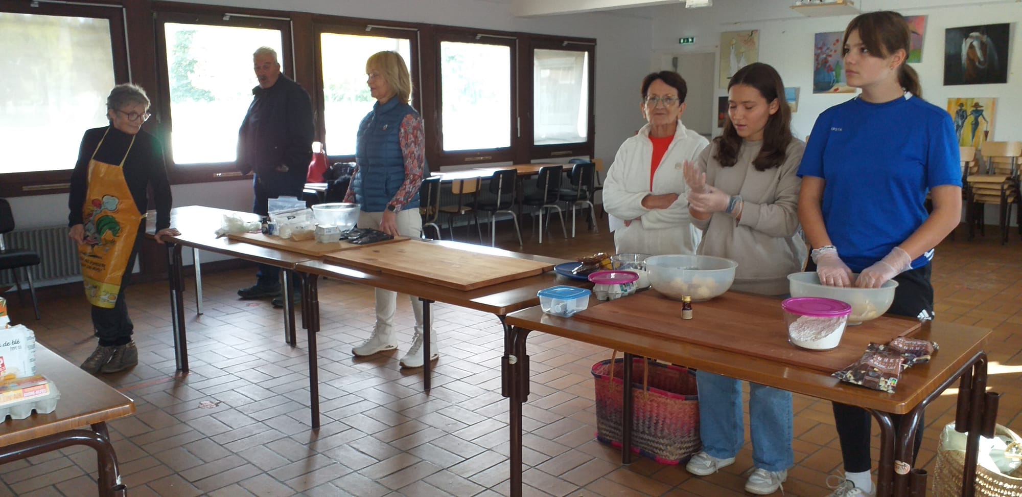 Le 8-mars 2024 nous étions nombreux pour réaliser et déguster la génoise et les biscuits. MIAM