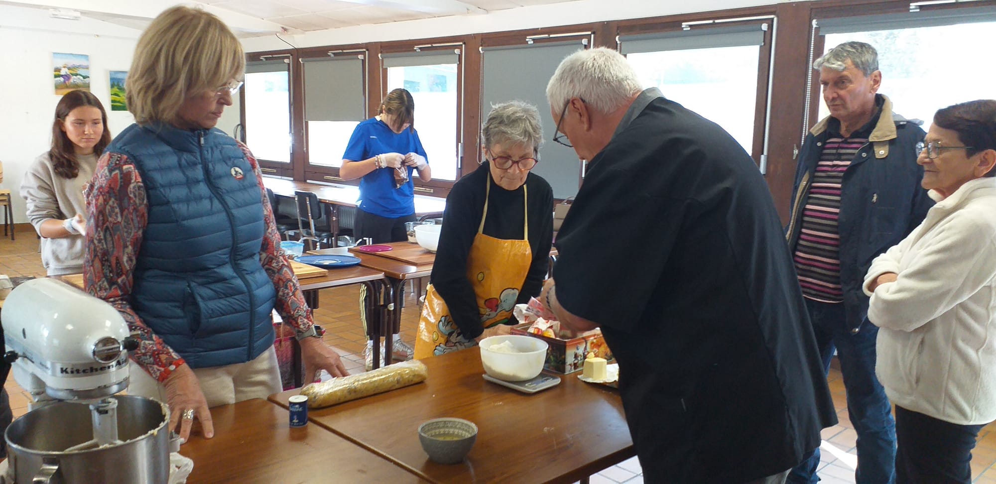 Le 8-mars 2024 nous étions nombreux pour réaliser et déguster la génoise et les biscuits. MIAM