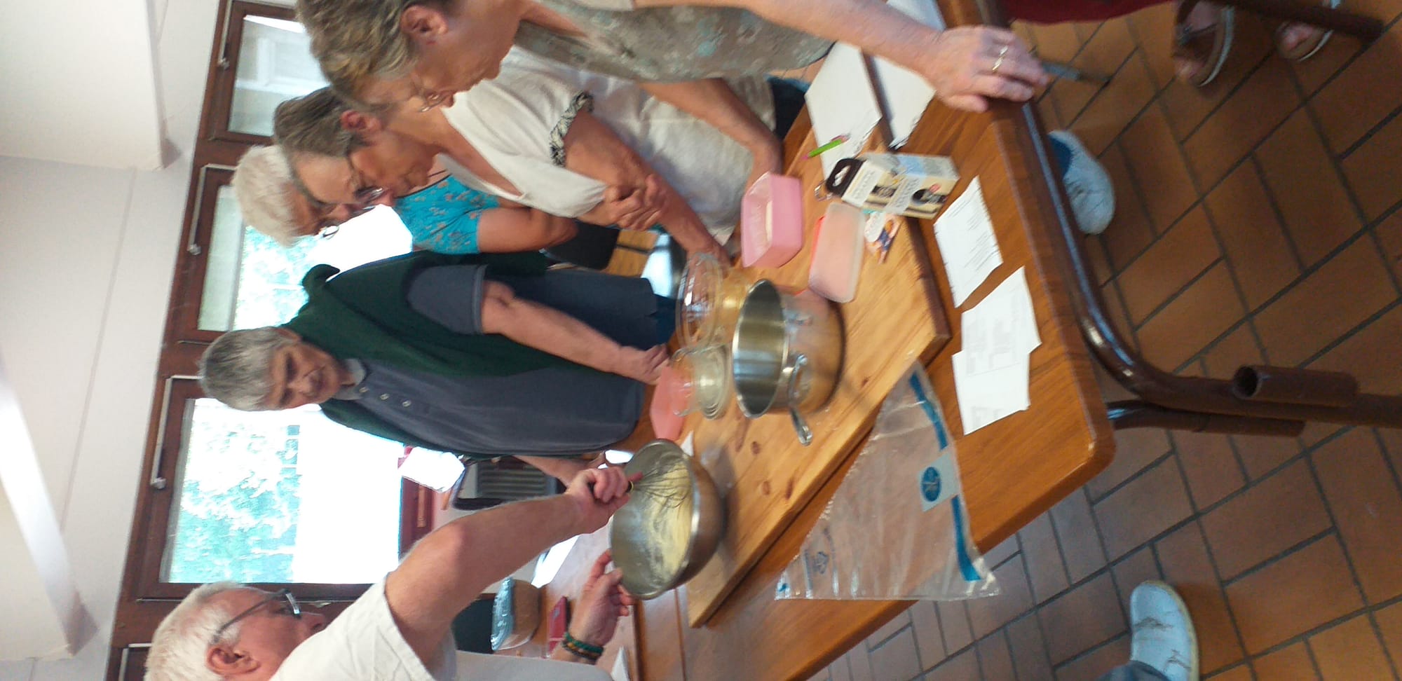 Le 8-mars 2024 nous étions nombreux pour réaliser et déguster la génoise et les biscuits. MIAM