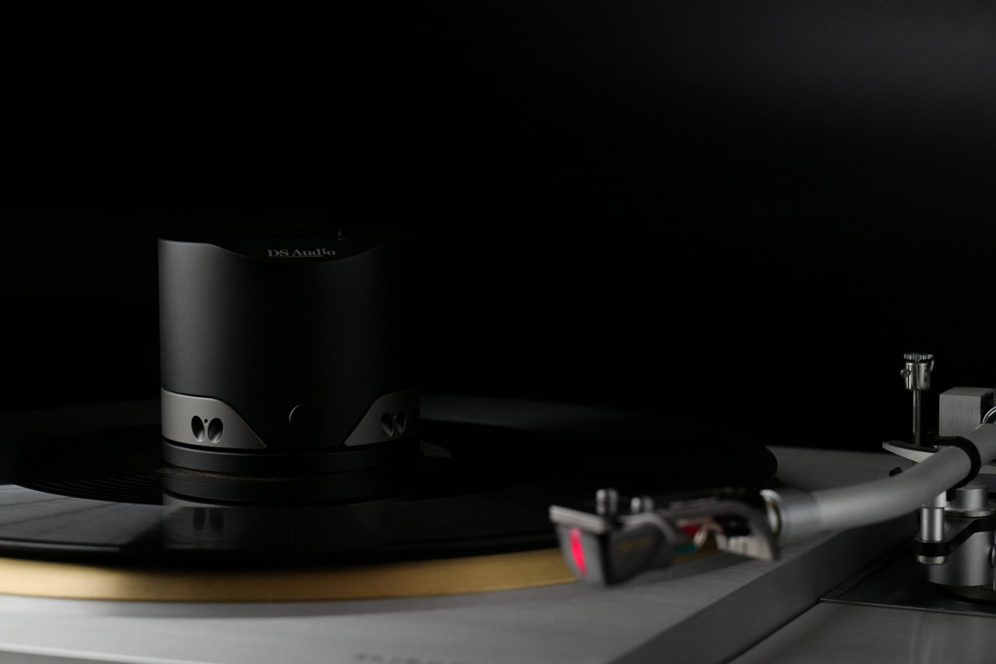 DS Audio ES-002 – יישור התקליט וחידוד הצליל